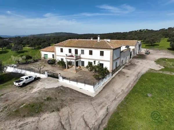 Finca rústica de 1361 ha en venta en Jaén